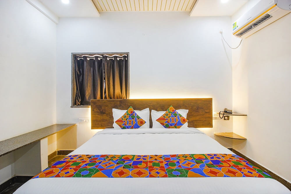 Deluxe Room - Photo 2