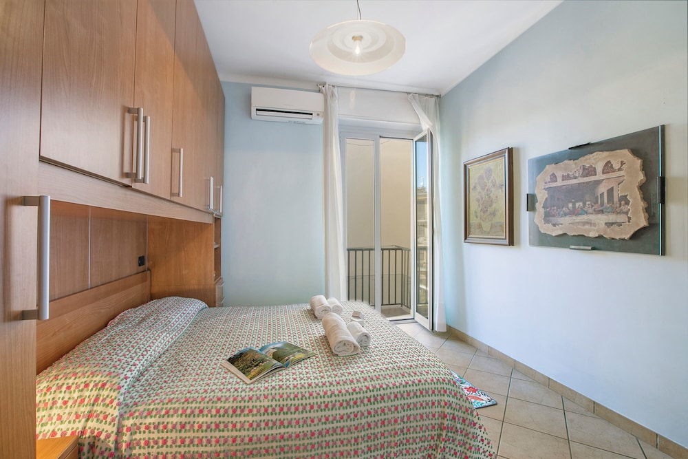 Family Apartment, Multiple Bedrooms (Domus 21 Near Alassio Beach)