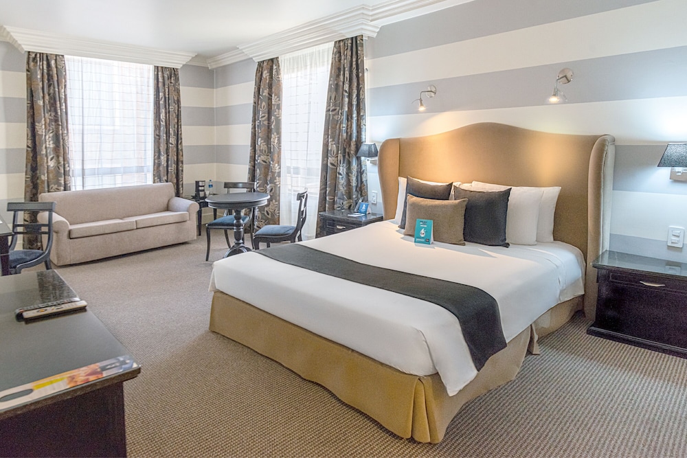 Superior Room, 1 Queen Bed - Photo 12