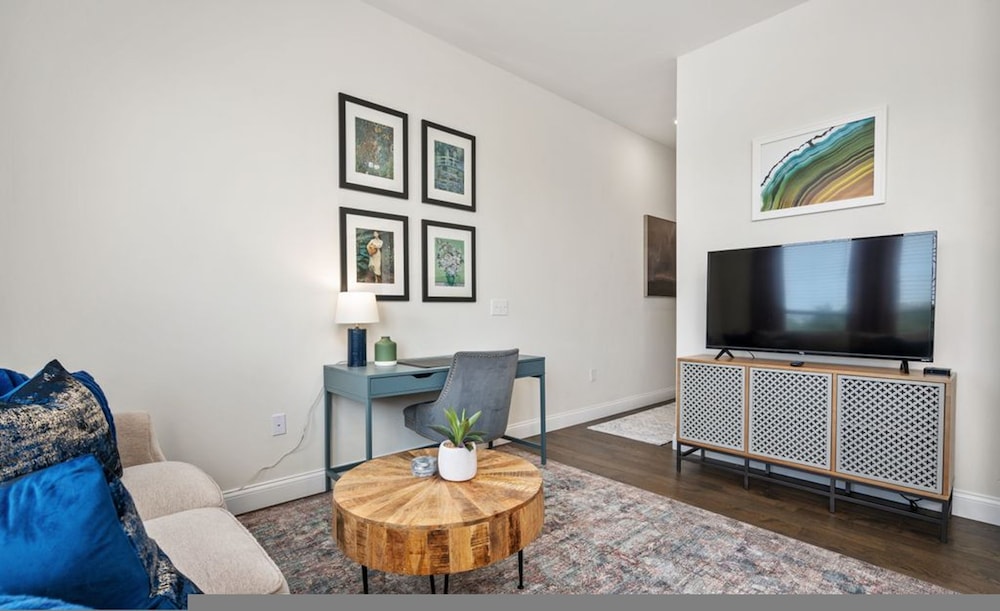 Top Floor 1BR At Luxe23, Bilde 5