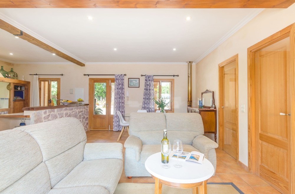 Villa photo 3