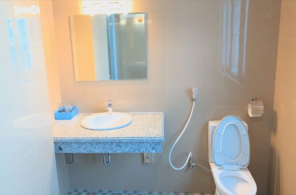 Deluxe Double Room - Photo 9