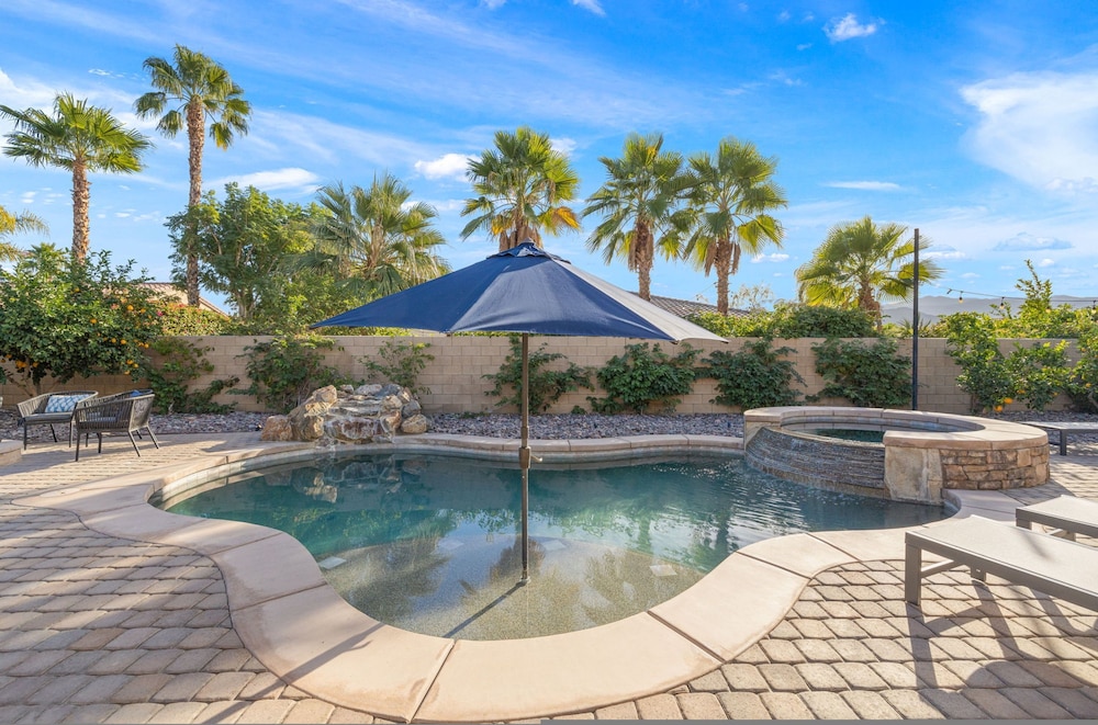 Relaxing Vacay Pool Spa Fire Pit Family Games, Foto 46