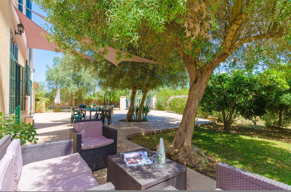 Villa photo 3