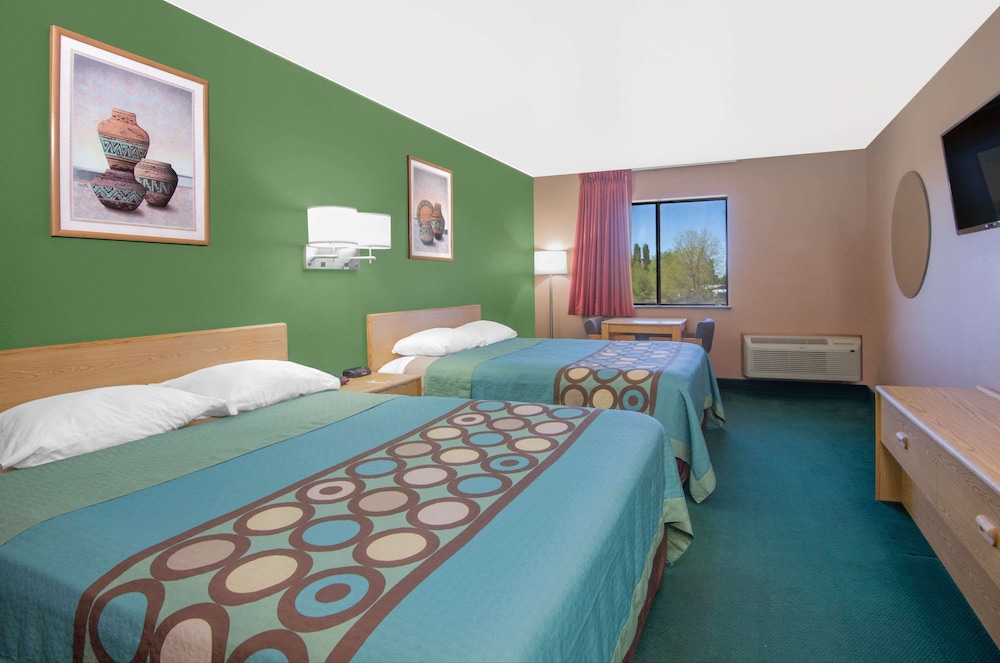 Standard Room, 2 Queen Beds - Photo 3
