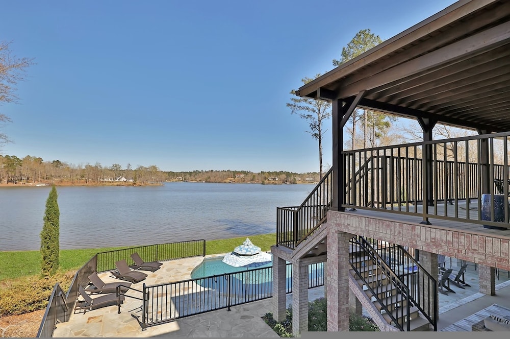7BR Lakefront Haven Pool Hot Tub Gated 4acres, Billede 79