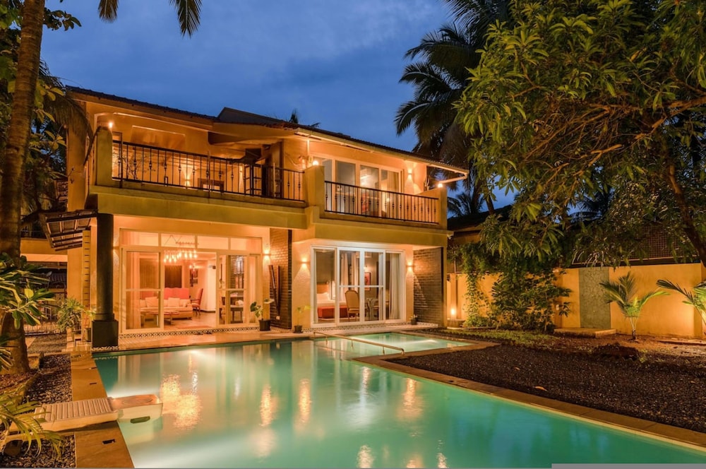 Villa photo 1