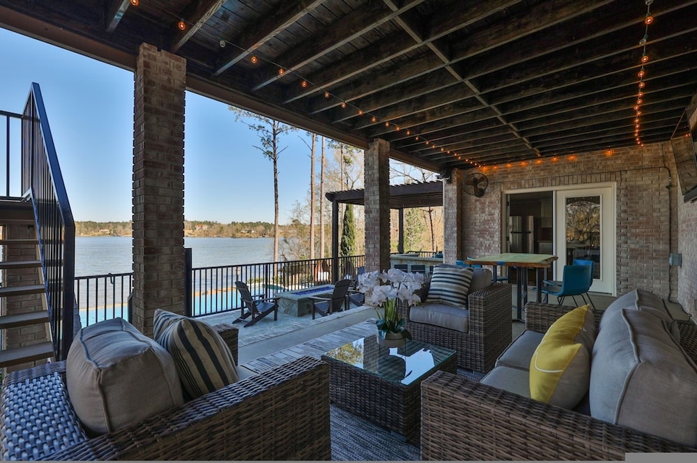 7BR Lakefront Haven Pool Hot Tub Gated 4acres, Billede 47