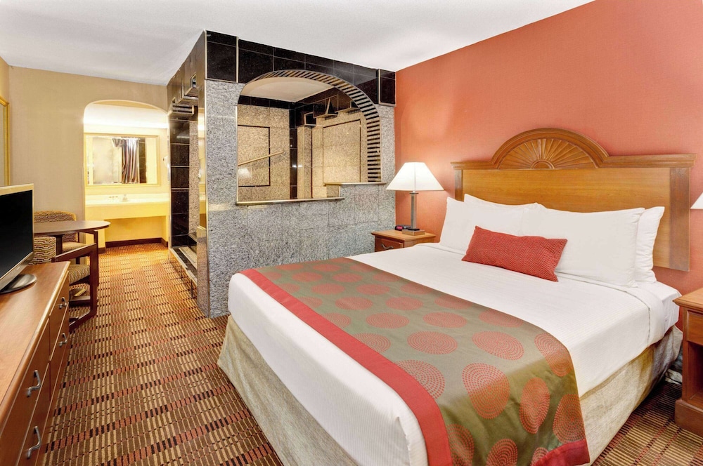 Room, 1 Queen Bed, Non Smoking - Photo 2