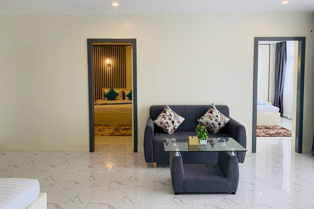 Deluxe Family Room - Photo 1