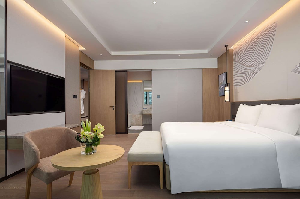 Deluxe Suite, 1 King Bed, Non Smoking
