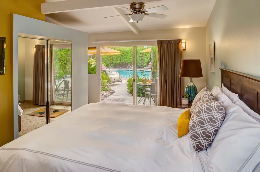 Classic Studio Suite, Pool View photo 2