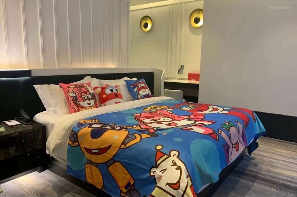 Family Room, 1 King Bed
