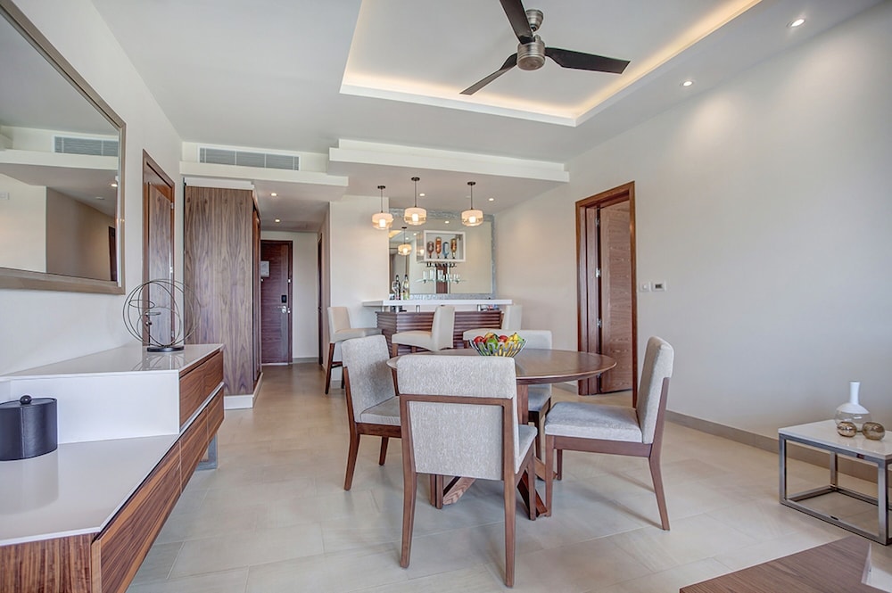 Luxury Presidential One Bedroom Ocean View Diamond Club photo 1