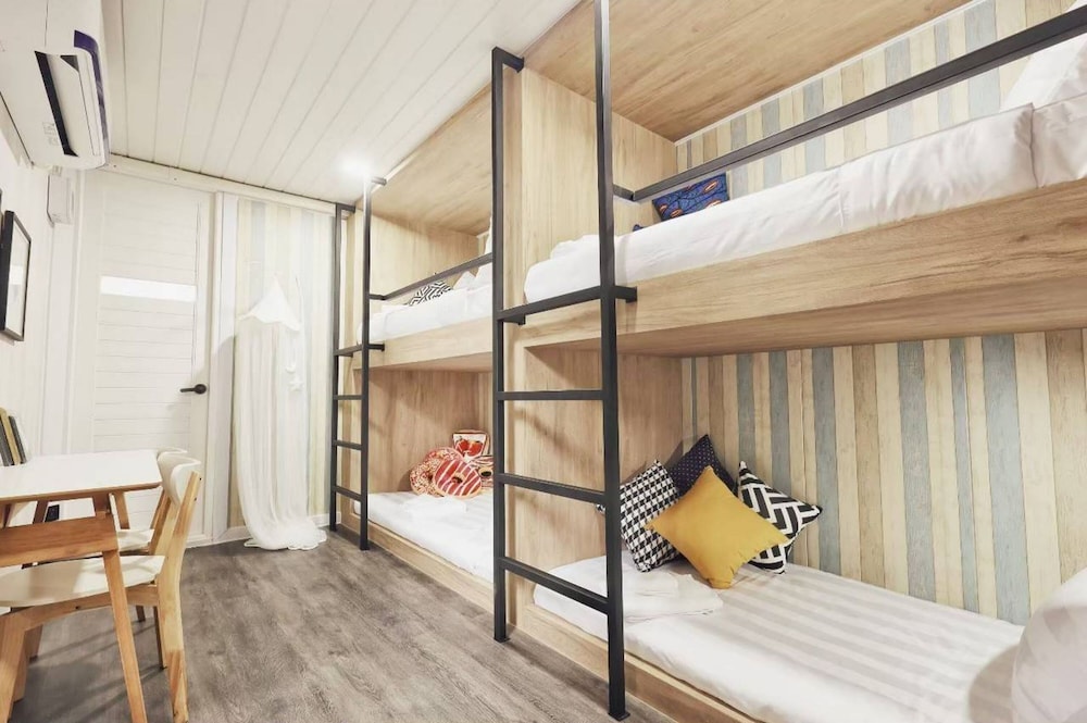 Shared Dormitory, Mixed Dorm