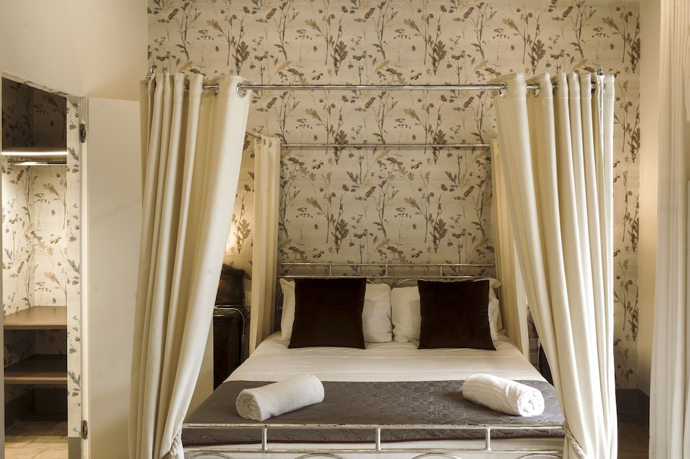 Deluxe Suite photo 1