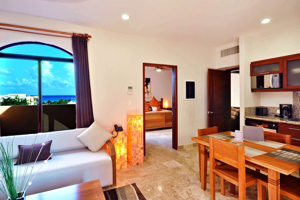 Superior Suite, 1 Bedroom, Ocean View (Penthouse) - Photo 4