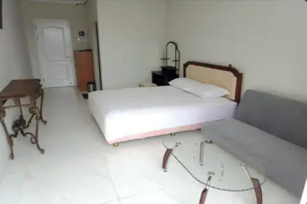 Suite - Photo 5