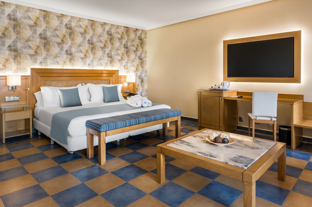 Junior Suite, Sea View (Single Use) - Photo 3