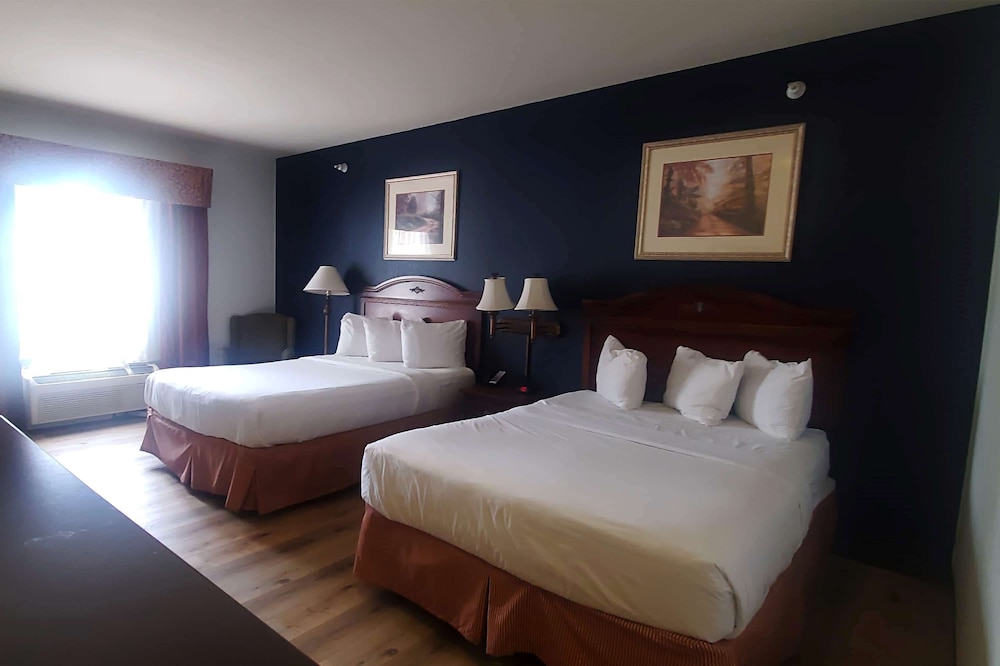 Room, 2 Queen Beds, Accessible, Non Smoking (Roll-In Shower) - Photo 3