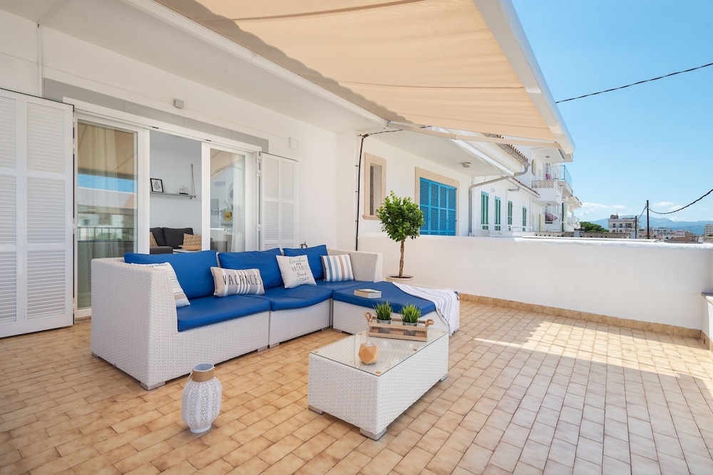 Villa photo 2