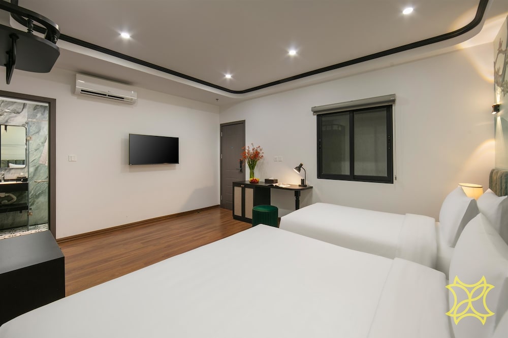 Luxury Triple Room photo 3
