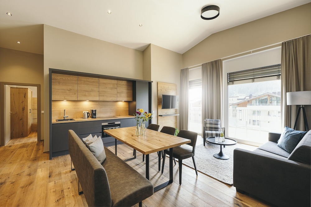 2 Bedroom Apartment with balcony/terrace photo 1
