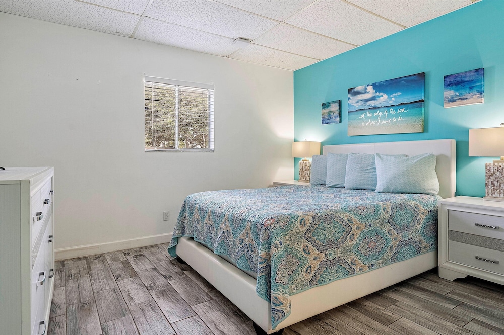 Apartment, 1 King Bed with Sofa bed, Kitchenette photo 2