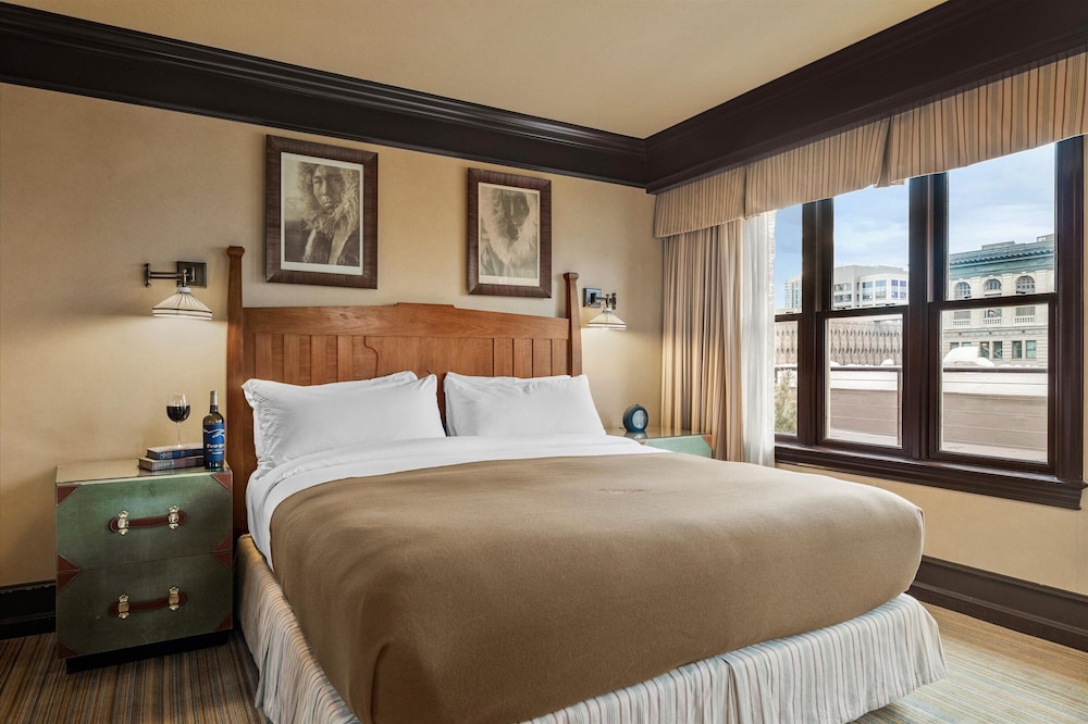 Rainer King Suite Top Floor Balcony City View photo 3