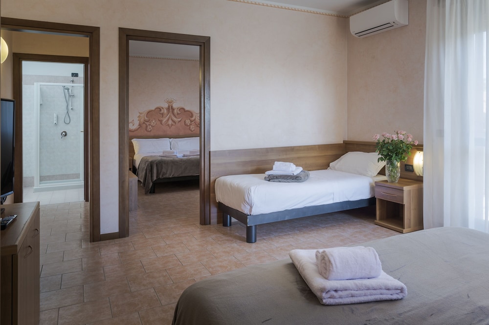 Junior Suite, 2 Bedrooms, Connecting Rooms