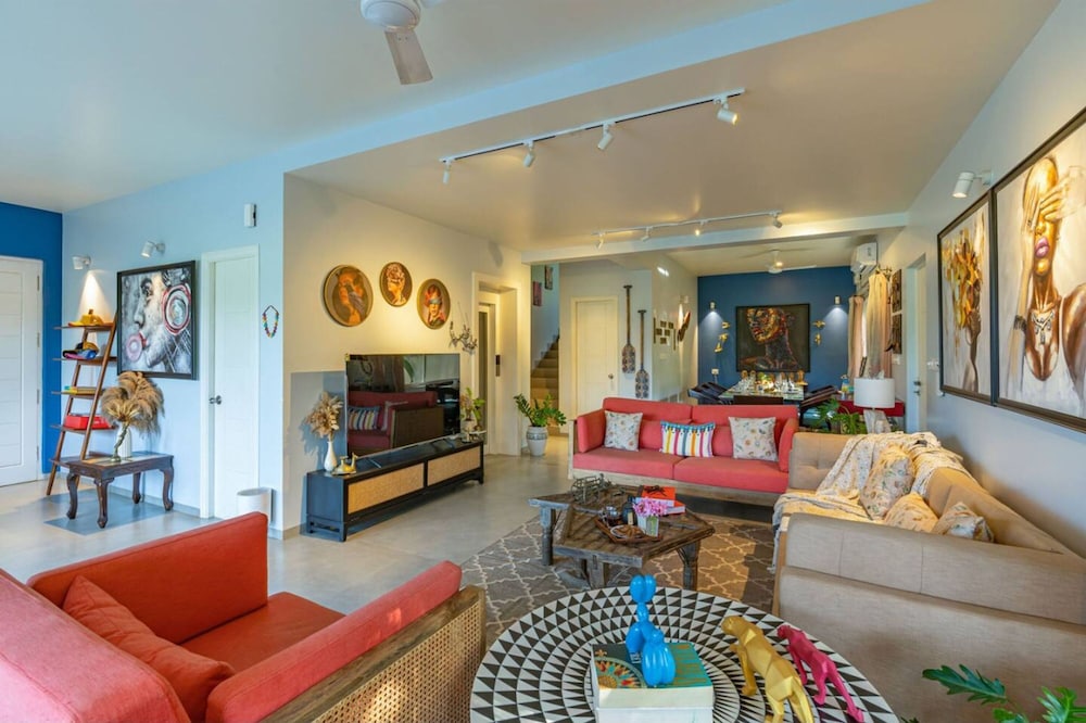 Villa photo 1