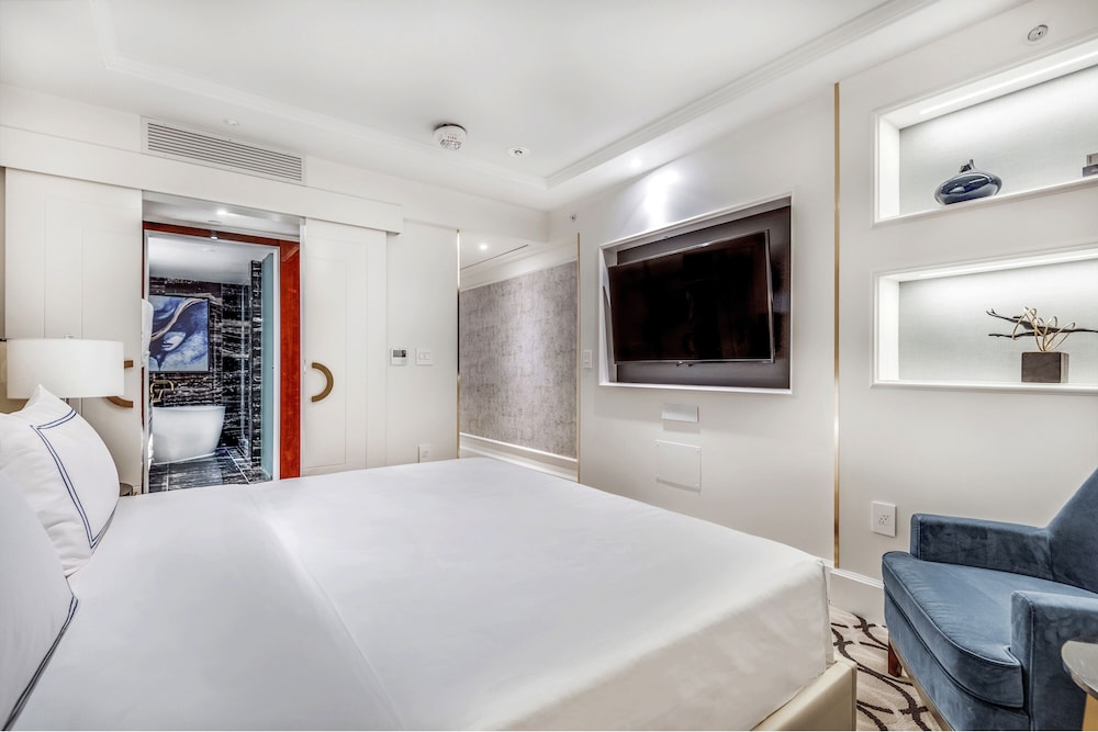 Suite, 1 Bedroom (Jade King Suite) photo 3