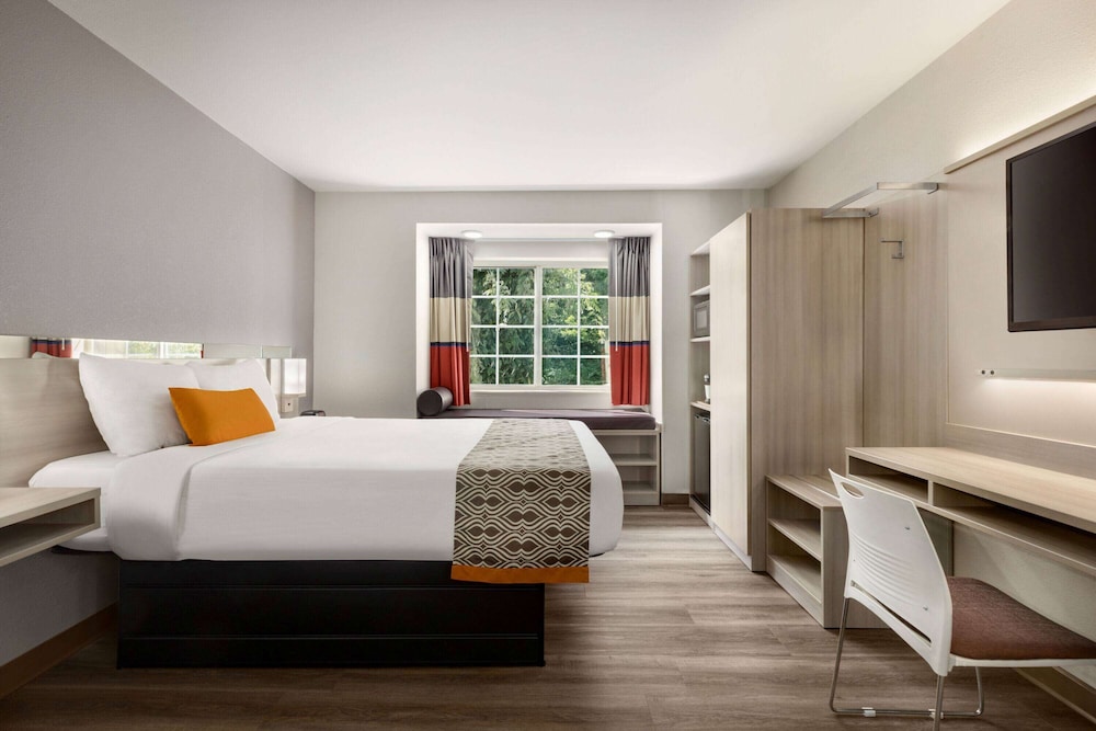 Studio Suite, 1 Queen Bed, Non Smoking - Photo 4