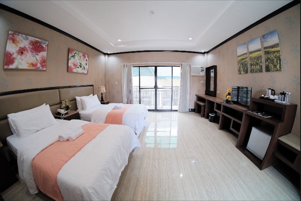 Deluxe Triple Room, Multiple Beds photo 3