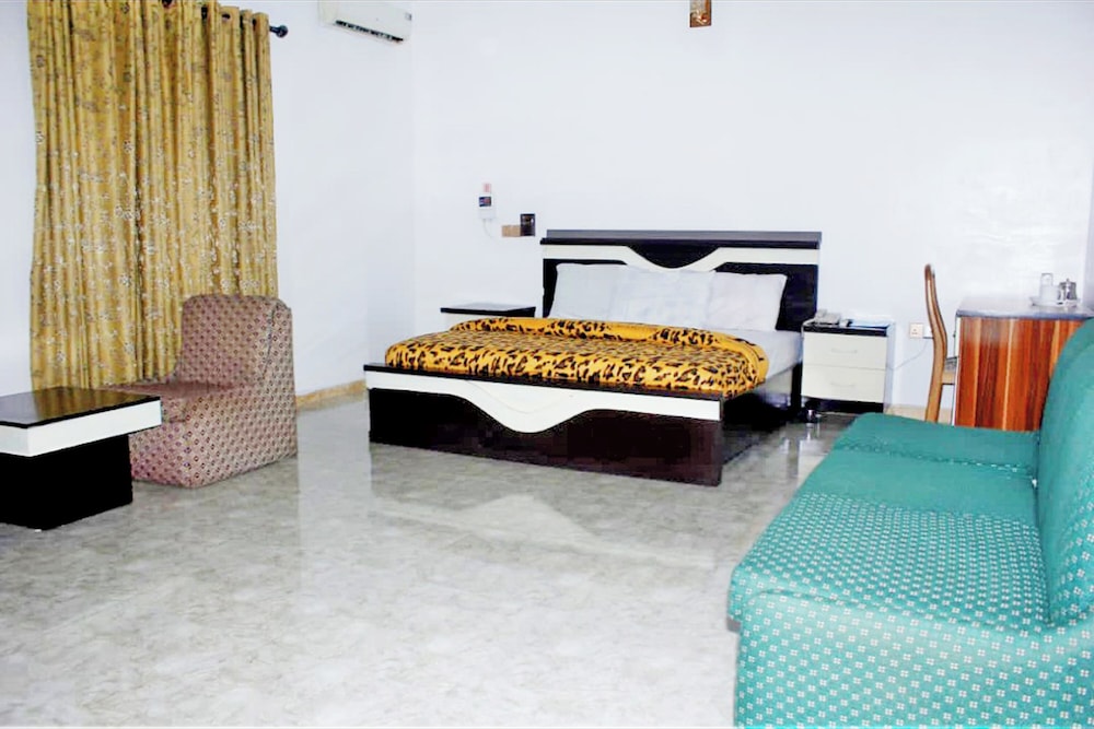 Deluxe Room - Photo 6