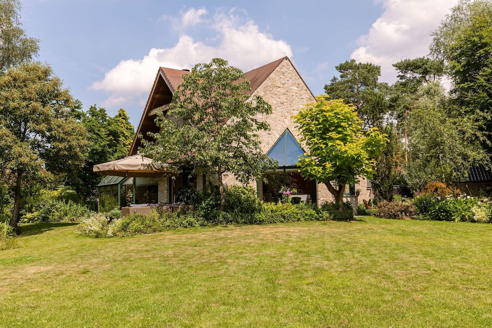 Villa photo 3