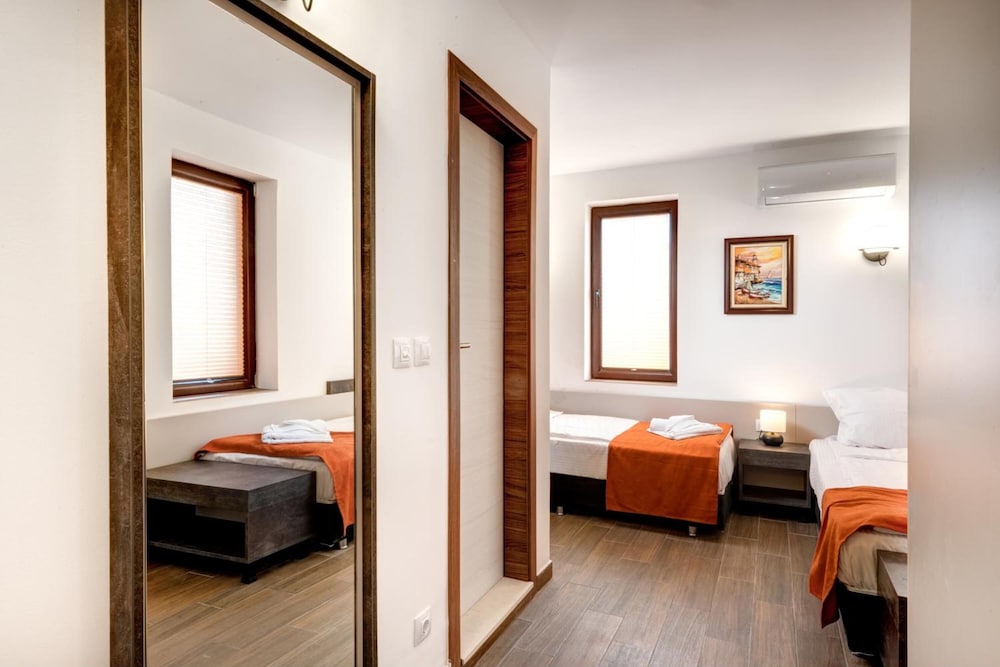 Economy Double Room photo 2