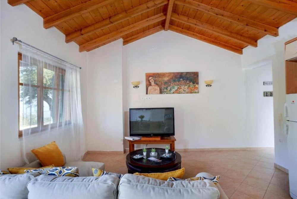 Villa photo 2