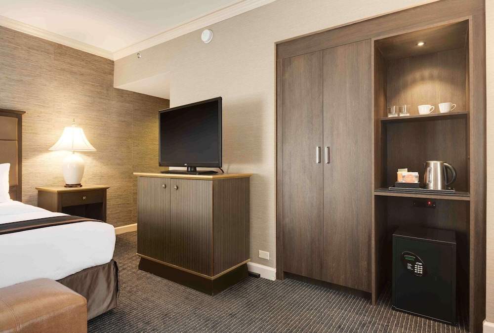 Superior King Room, Non Smoking - Photo 4