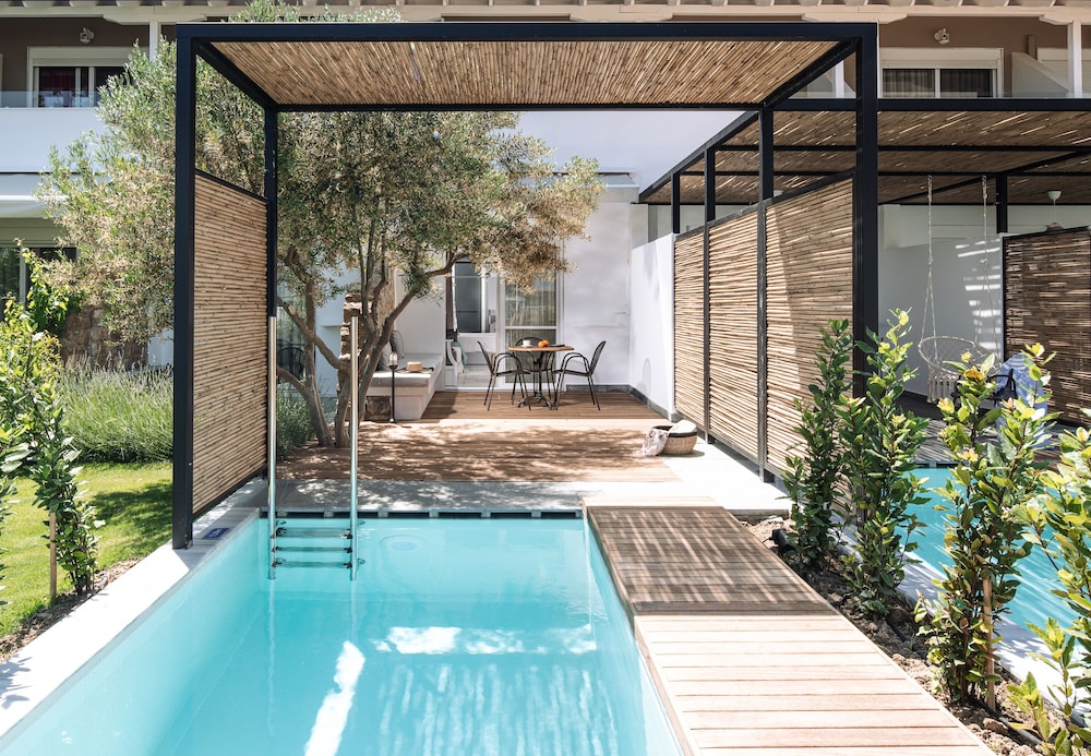 Junior Studio Suite, Private Pool, Garden View (Premium)