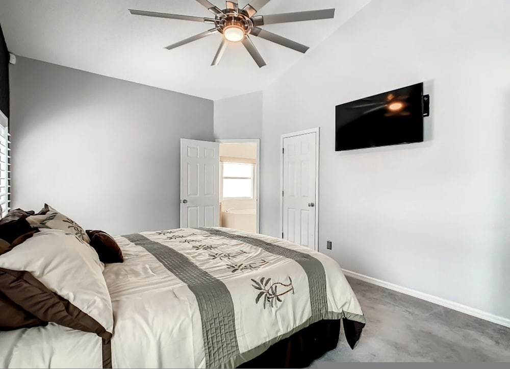 Hampton Lakes Vacation Pool Home, Photo 52
