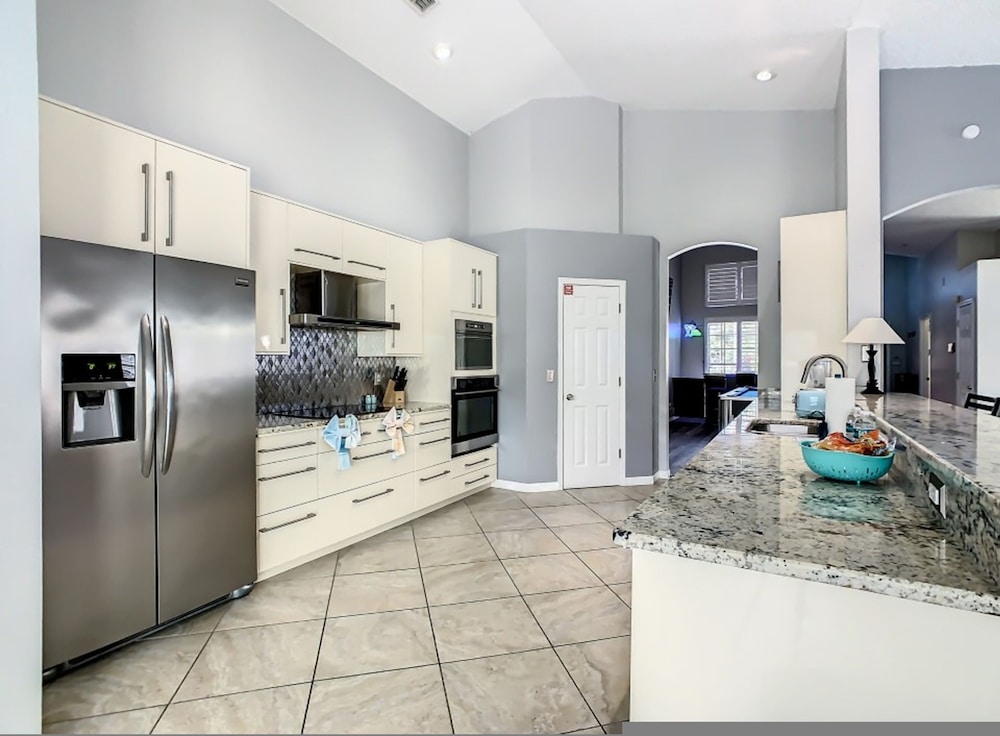 Hampton Lakes Vacation Pool Home, Photo 5