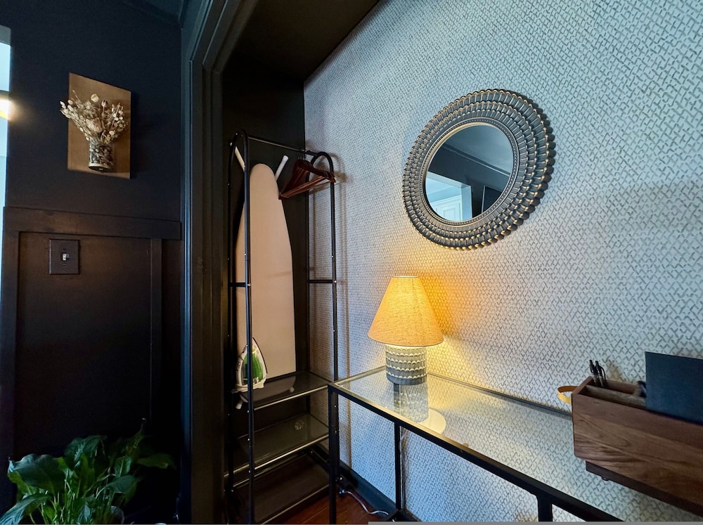 Moody Blues Studio Perfect for Work or Romance, Billede 26