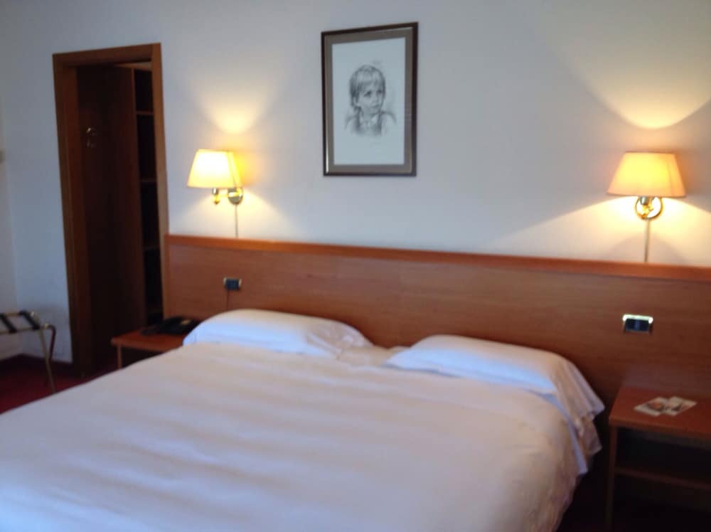 Double or Twin Room - Photo 1