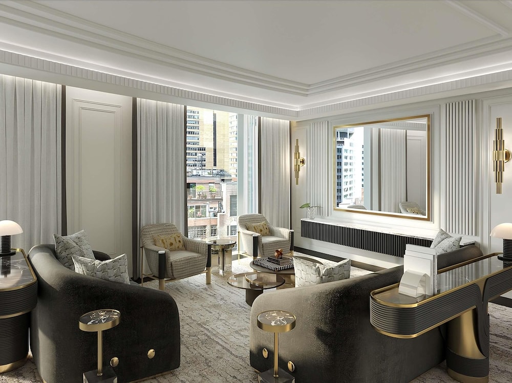Penthouse Suite, 1 King Bedroom, Manhattan Skyline View