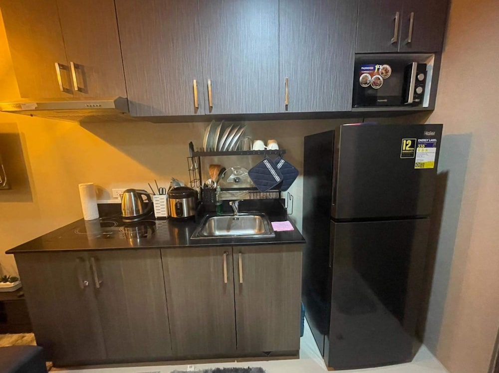 Signature Condo, 1 Queen Bed with Sofa bed, City View photo 2