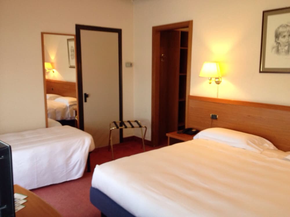 Triple Room - Photo 1