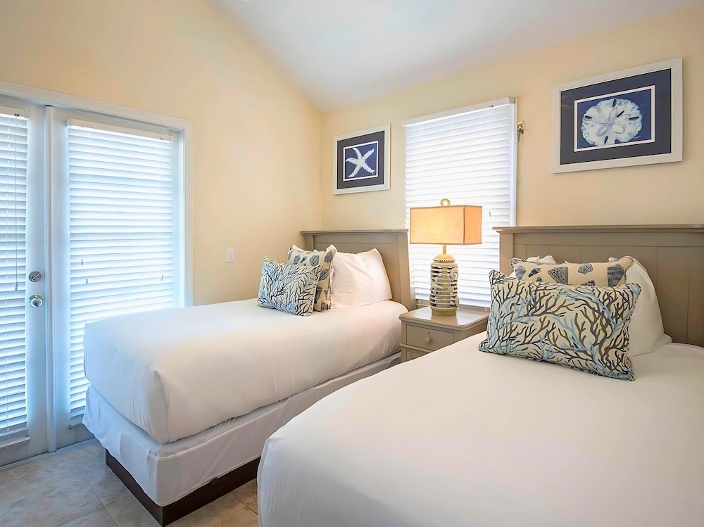 2 Bedroom Single Level Premium Villa - Queen/Twins photo 3