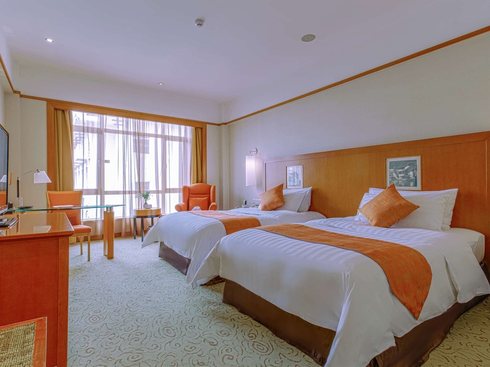Deluxe Room, 2 Twin Beds - Photo 4