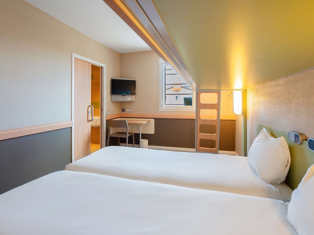 Triple Room, Multiple Beds, photo 6